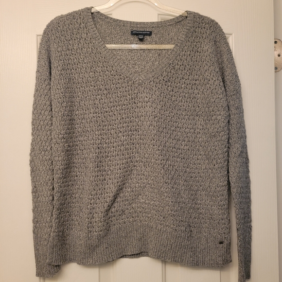 American Eagle Outfitters Sweaters - American Eagle Outfitters Textured Gray V-Neck Sweater